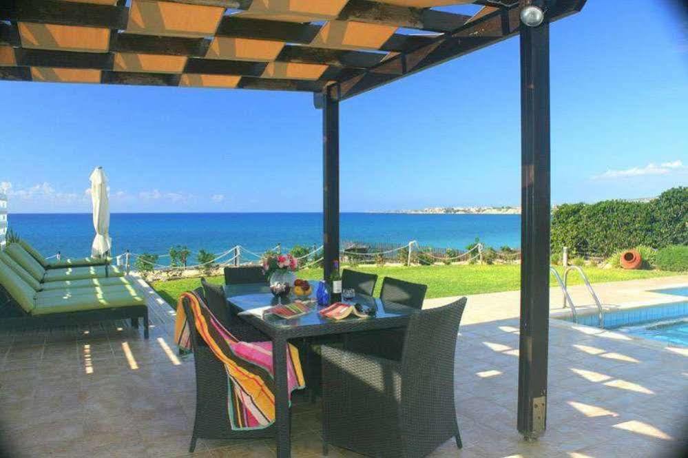 Blue Coral Beach Villas Pafos Exterior foto