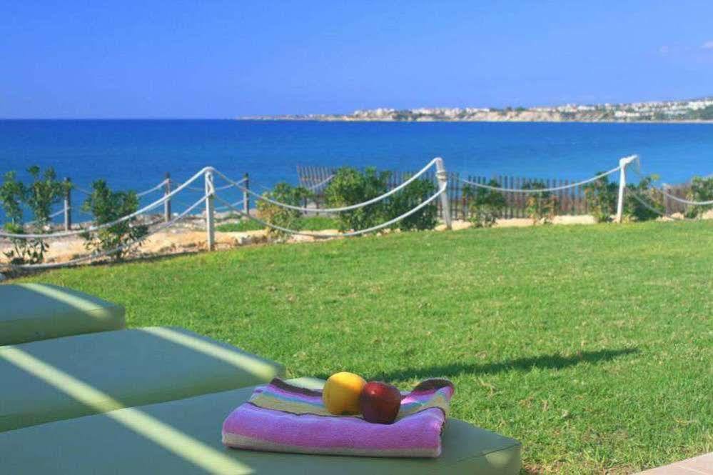 Blue Coral Beach Villas Pafos Exterior foto