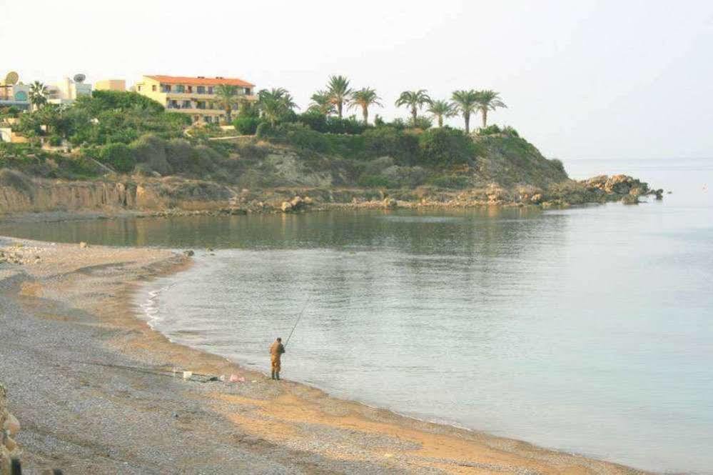 Blue Coral Beach Villas Pafos Exterior foto